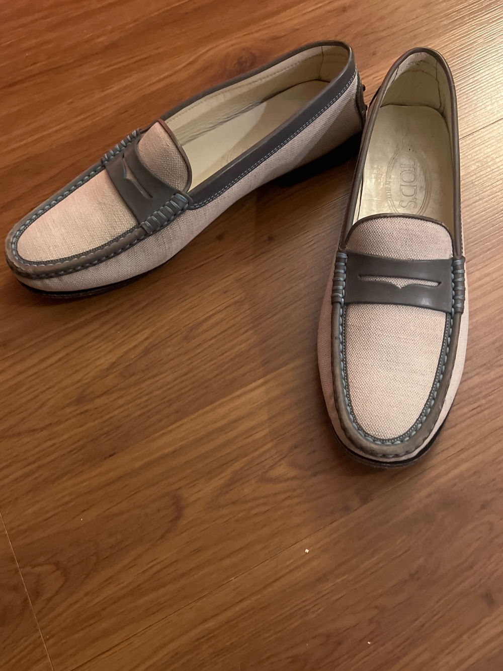 Early 2000s Tod’s Women’s Size 10 Canvas Leather Penny Loafers Beige Gray